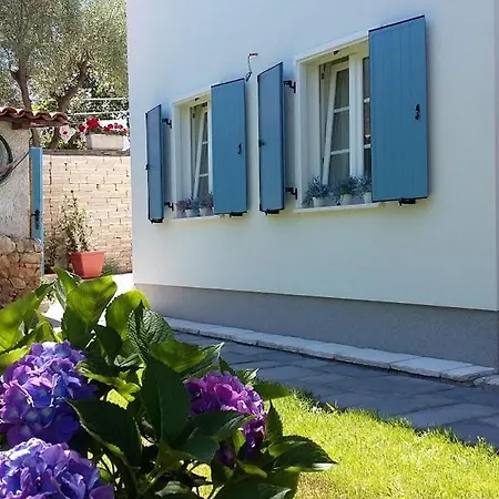 Sea-Esta 2 Apartment Valun Exterior photo